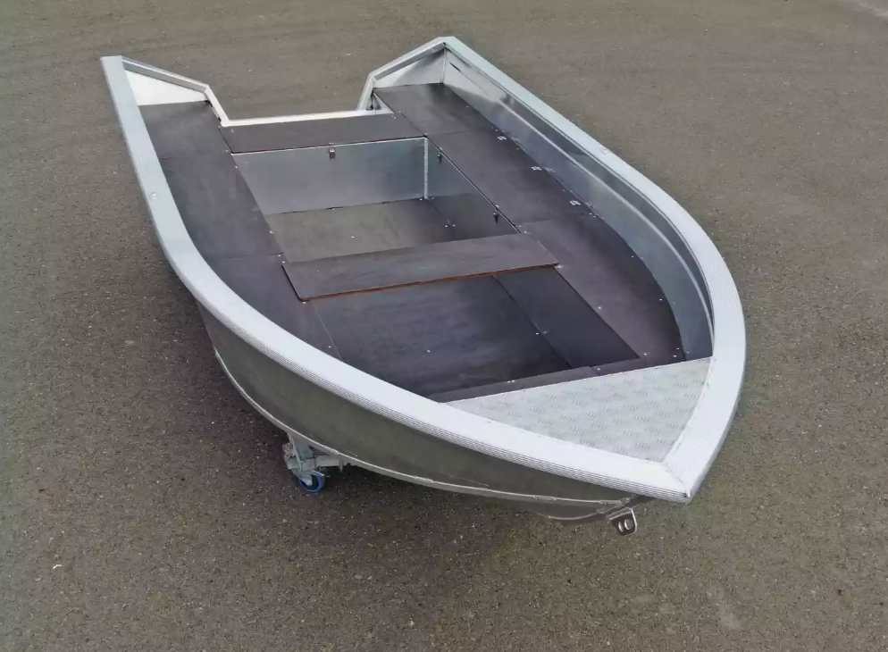 Алюминиевая лодка  Неман-420 в Находке