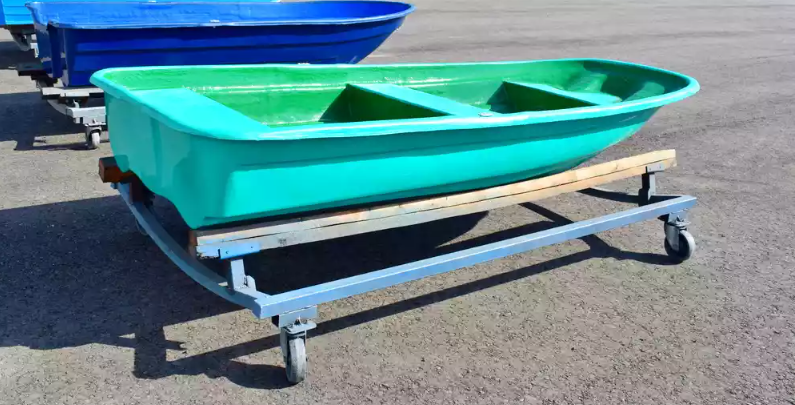 Стеклопластиковая лодка Старт (тримаран) в Находке