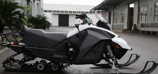 Снегоход ULAR 220 в Находке