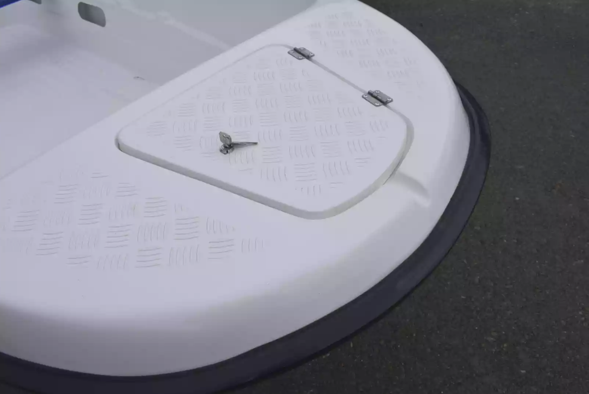 Стеклопластиковая лодка Пингвин New (тримаран) в Находке