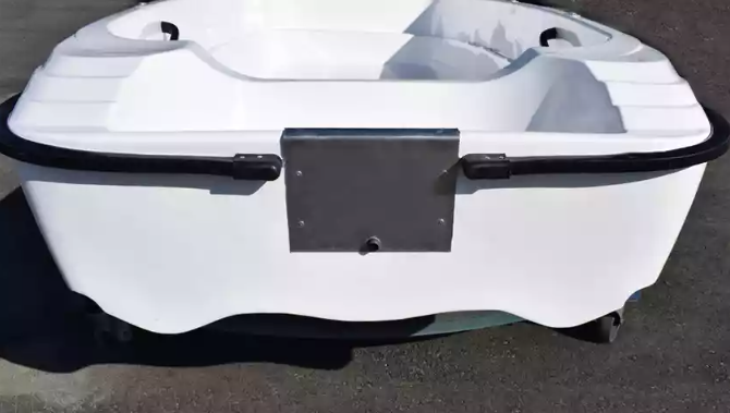 Стеклопластиковая лодка Пингвин (тримаран) в Находке