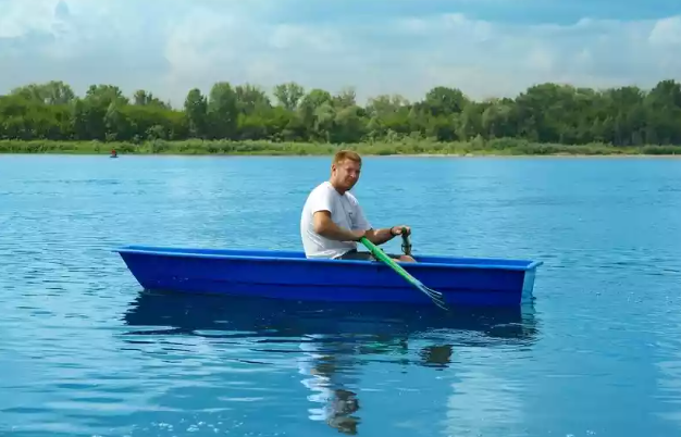 Стеклопластиковая лодка Малютка в Находке