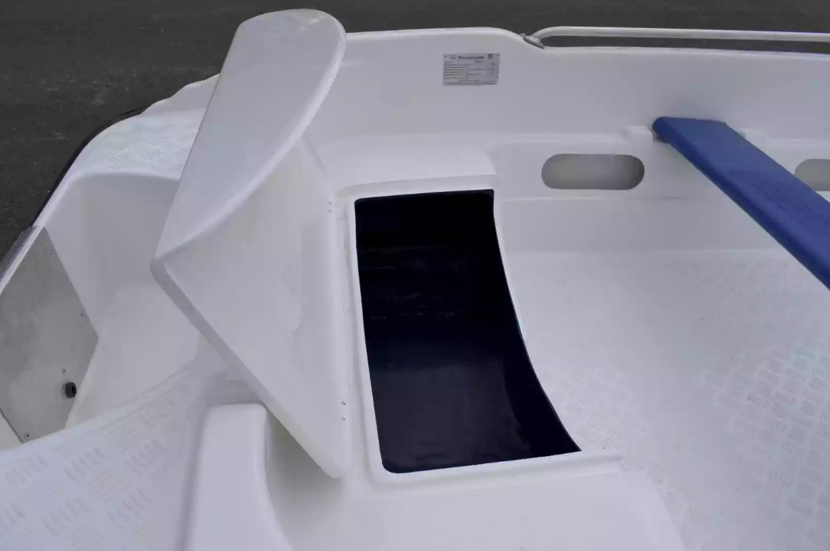 Стеклопластиковая лодка Пингвин New (тримаран) в Находке