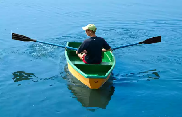 Стеклопластиковая лодка Малютка в Находке