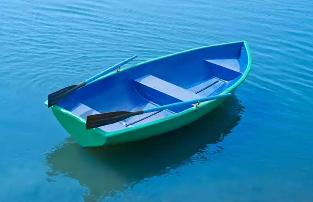 Стеклопластиковая лодка Дельфин в Находке