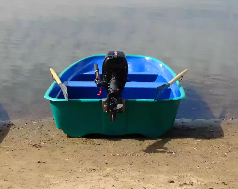 Стеклопластиковая лодка Старт (тримаран) в Находке