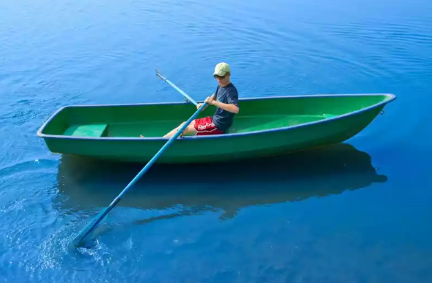 Стеклопластиковая Лодка Голавль в Находке