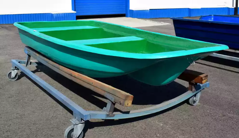 Стеклопластиковая лодка Старт (тримаран) в Находке