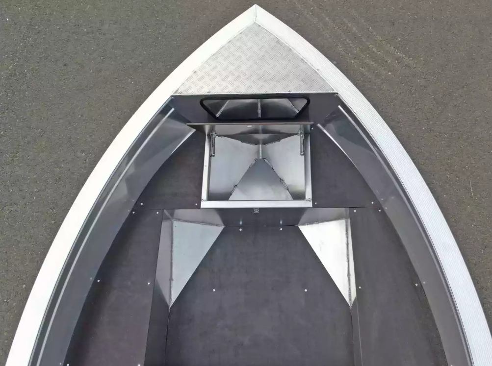 Алюминиевая лодка  Неман-420 в Находке