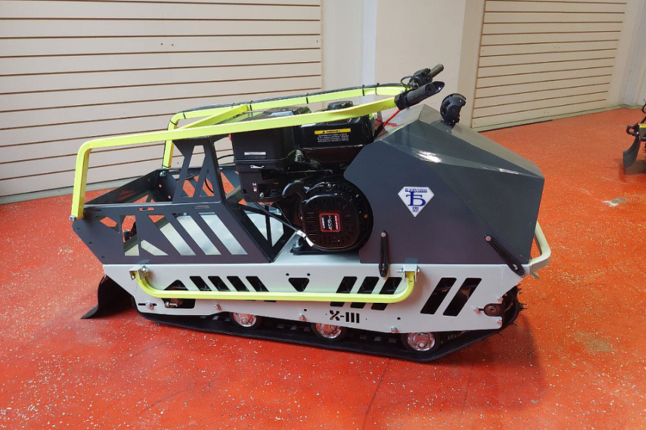 Мотобуксировщик Бурлак Пионер в Находке