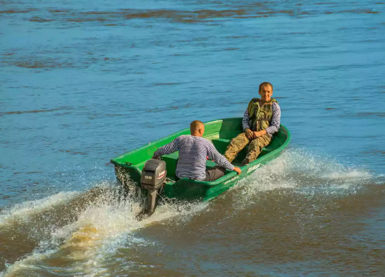 Стеклопластиковая лодка Neman-340 (тримаран) в Находке