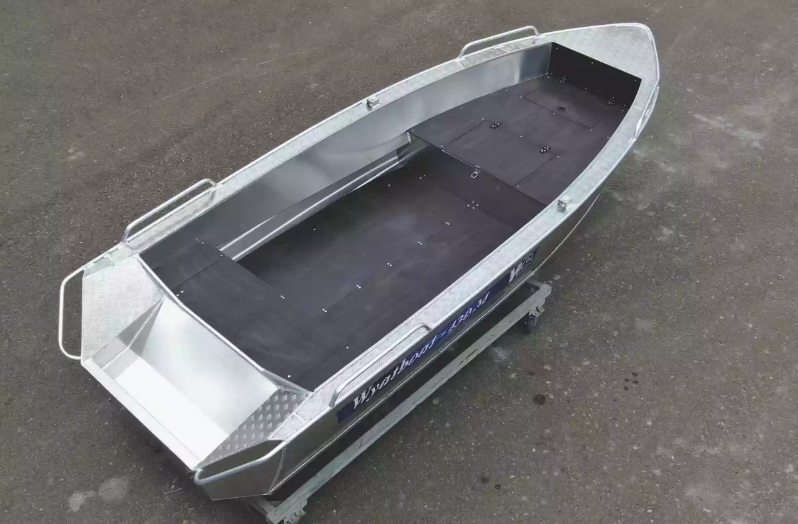 Алюминиевая лодка  Wyatboat-430М FISH в Находке