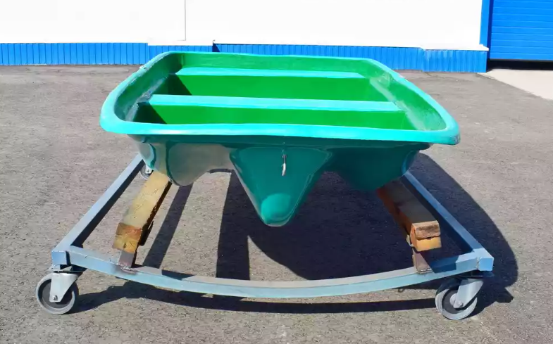 Стеклопластиковая лодка Старт (тримаран) в Находке