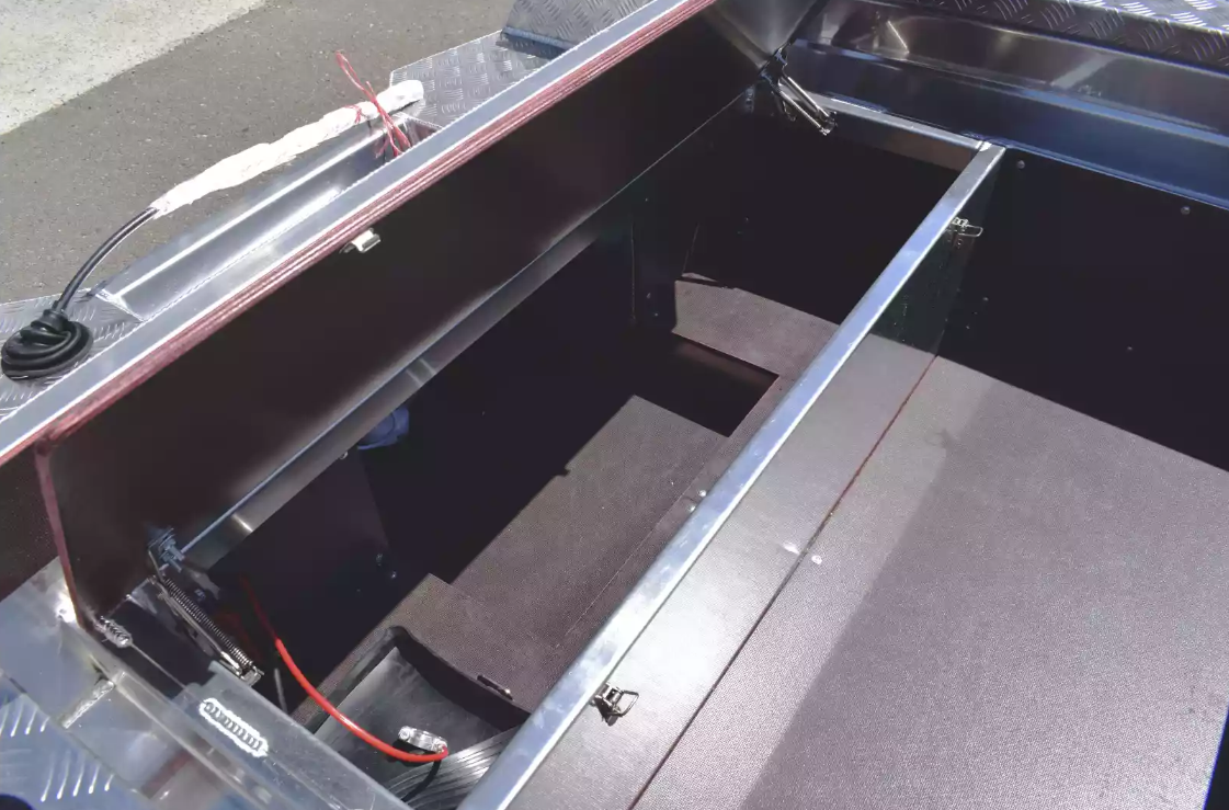 Алюминиевая лодка Wyatboat-390 DCM в Находке