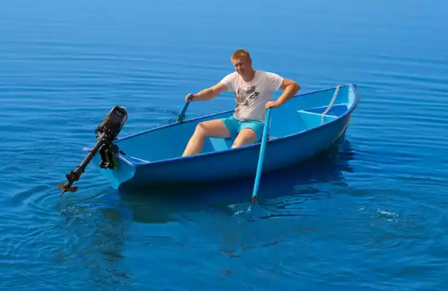 Стеклопластиковая лодка Омуль в Находке