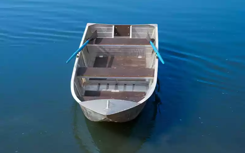 Алюминиевая лодка Вятка-Профи 37 в Находке