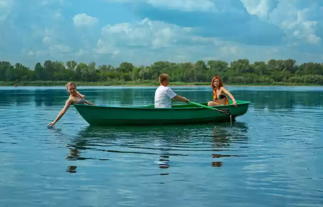 Стеклопластиковая Лодка Голавль в Находке