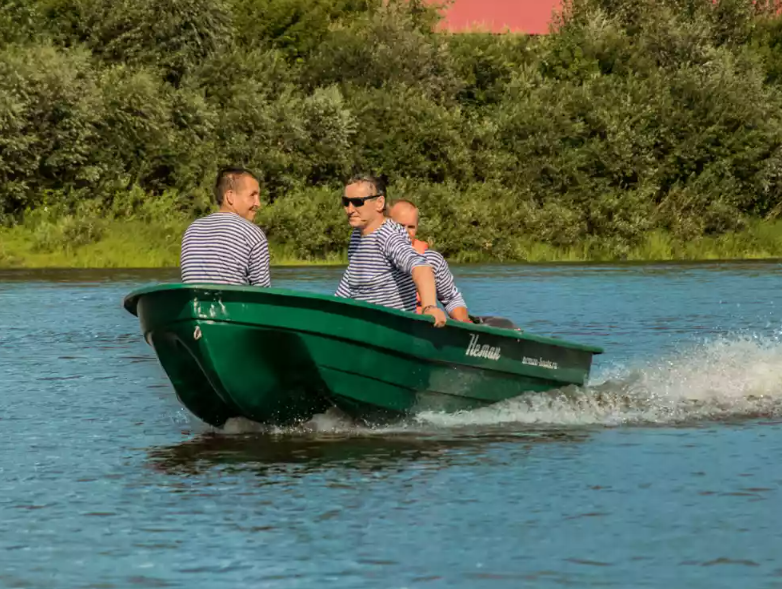 Стеклопластиковая лодка Neman-340 (тримаран) в Находке