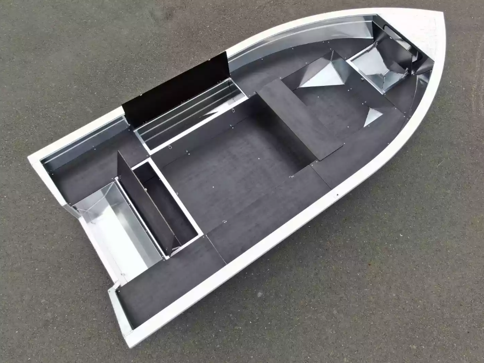 Алюминиевая лодка  Неман-420 в Находке