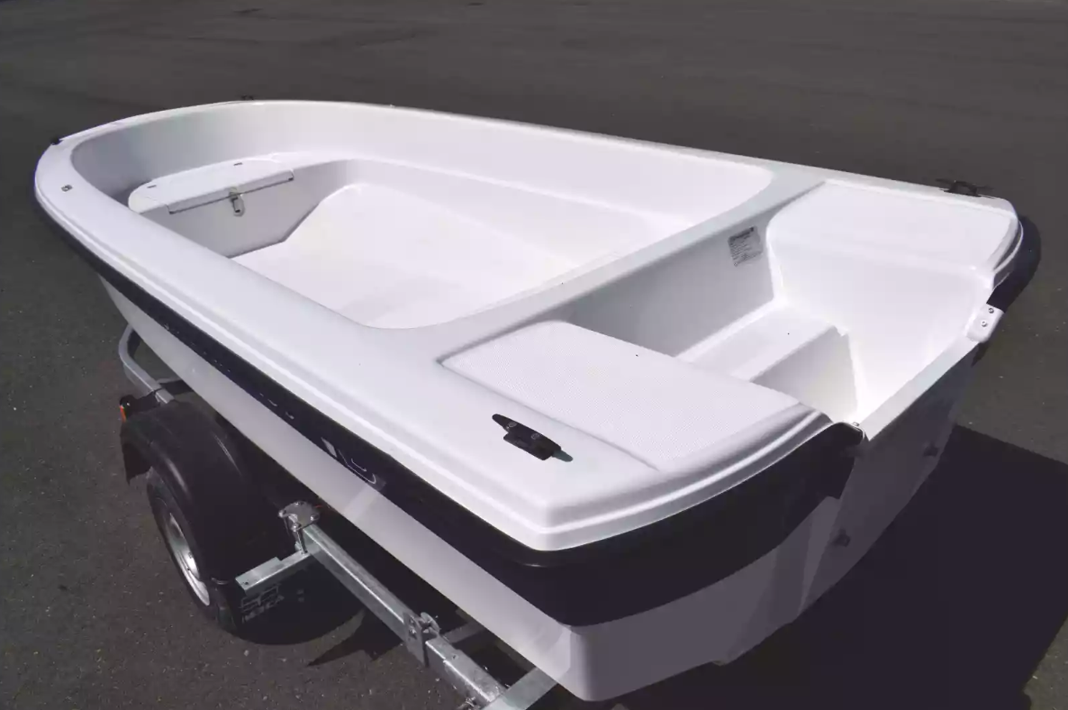 Стеклопластиковая лодка Wyatboat 430 тримаран в Находке