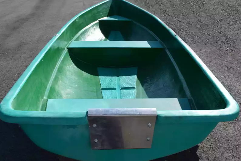 Стеклопластиковая Лодка Голавль в Находке