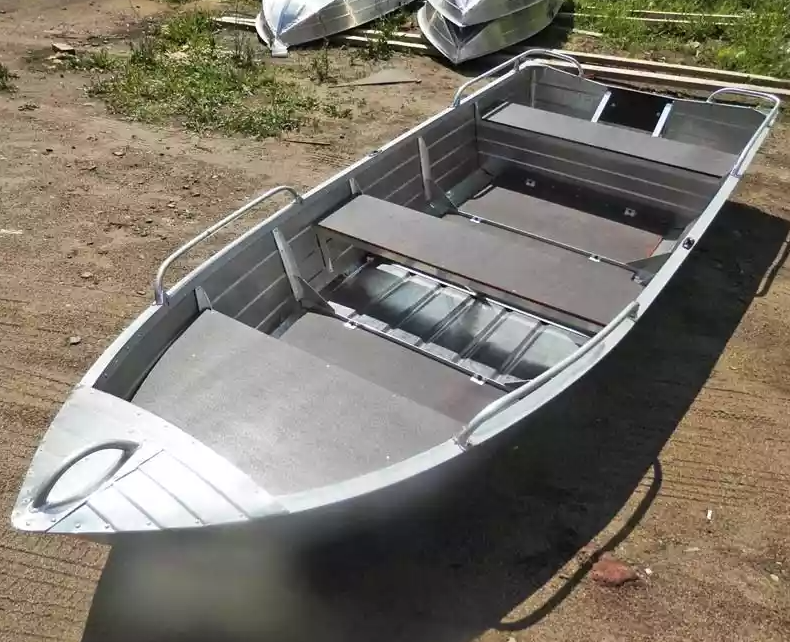 Алюминиевая лодка Вятка-Профи 37 в Находке