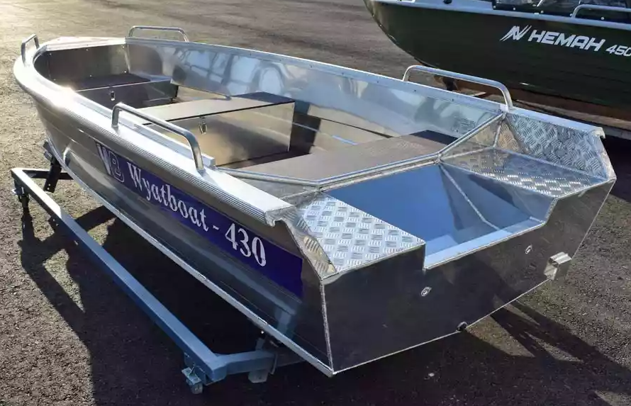 Алюминиевая лодка  Wyatboat-430 Р в Находке