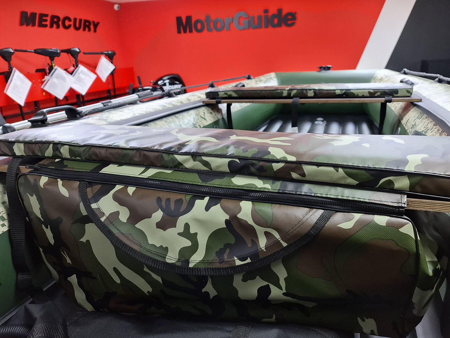 КОМПЛЕКТ МЯГКИХ НАКЛАДОК С СУМКОЙ ДЛЯ ЛОДОК 105Х20 КАМУФЛЯЖ в Находке