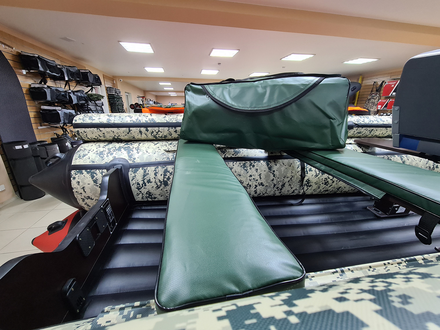 КОМПЛЕКТ МЯГКИХ НАКЛАДОК С СУМКОЙ ДЛЯ ЛОДОК 80Х20 ЗЕЛЕНЫЙ в Находке