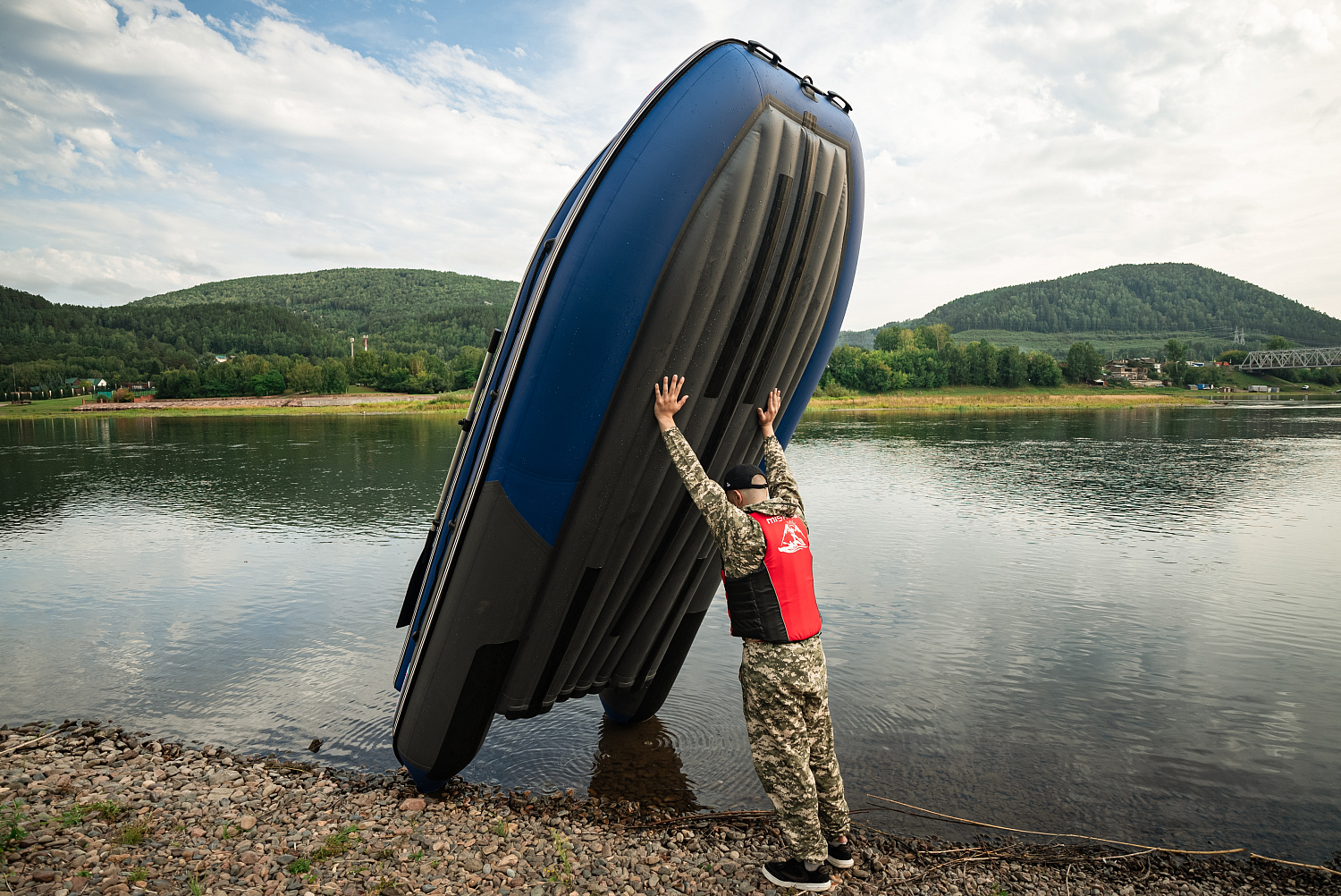 Лодка MISHIMO RIVER FJET PRO 410  под водомет в Находке