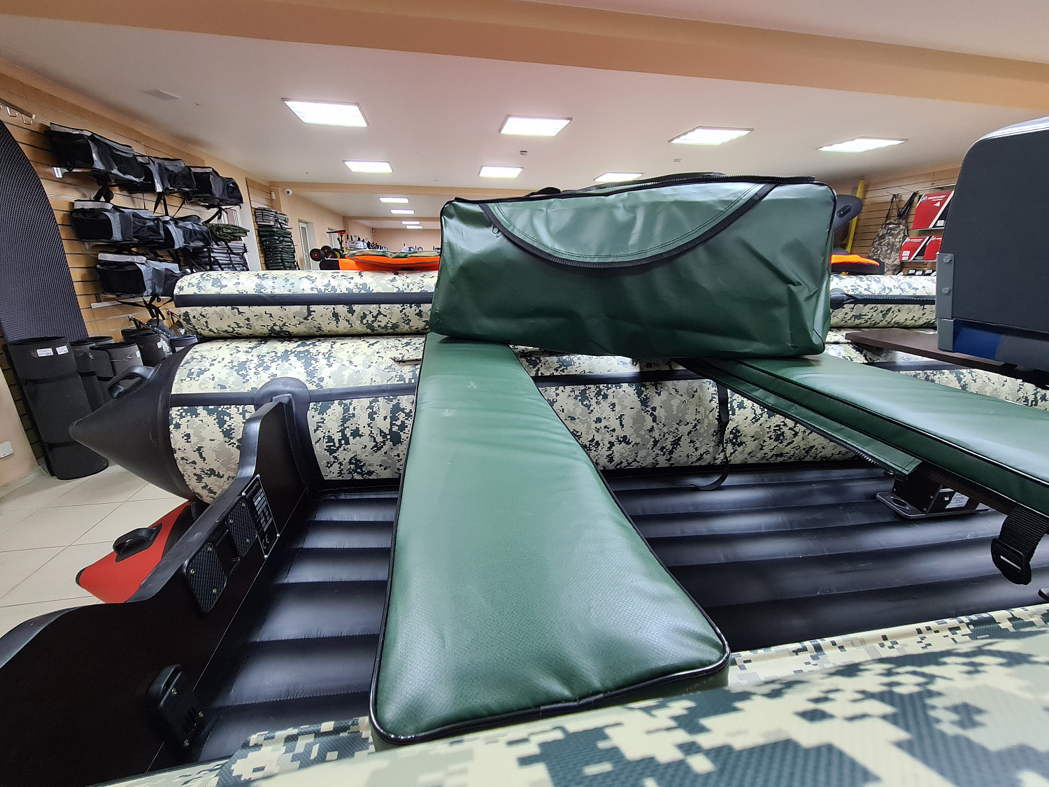 КОМПЛЕКТ МЯГКИХ НАКЛАДОК С СУМКОЙ ДЛЯ ЛОДОК 80Х20 ЗЕЛЕНЫЙ в Находке